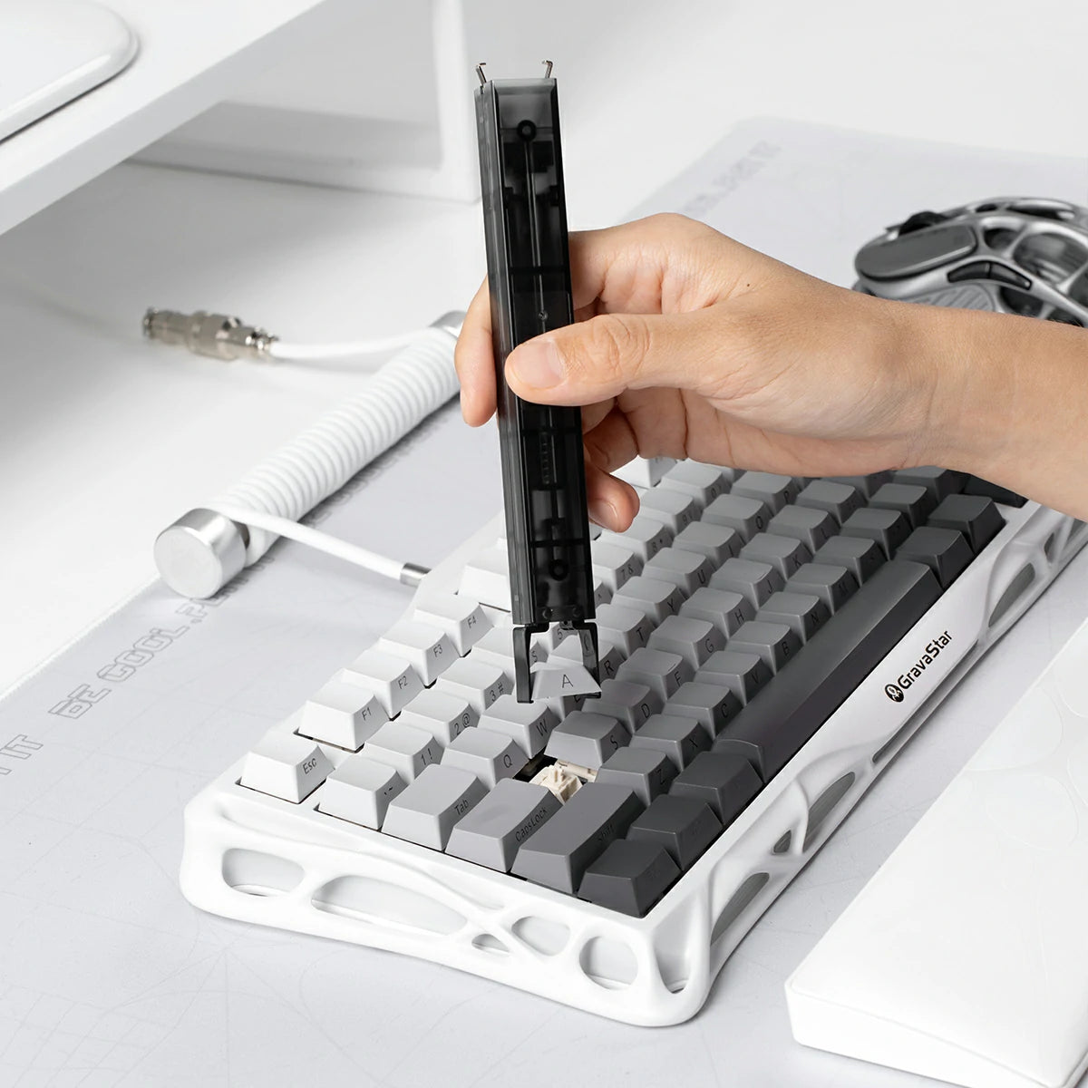 GravaStar Keycap & Switch 2-In-1 Puller